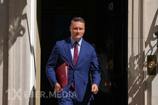 Britaniyalı nazir Starmeri vəzifəsindən kənarlaşdırmaq qərarına gəldi