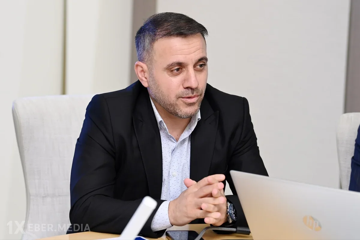"Şamaxı" Ayxan Abbasovla vidalaşıb