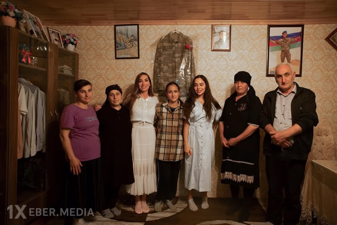 Prezidentin qızları şəhid Ülfət Babazadənin evində