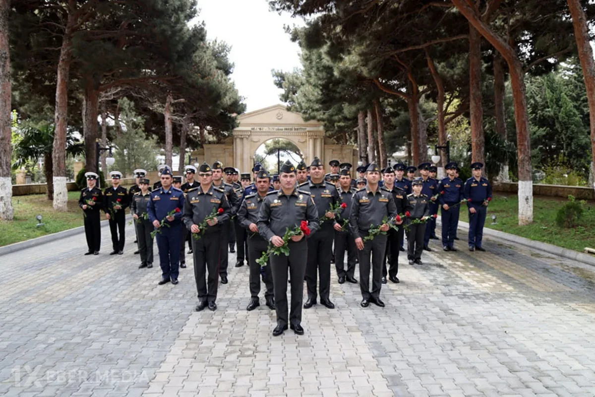 Azərbaycan Ordusunda Ümummilli Liderin anadan olmasının 103-cü ildönümü qeyd edilib