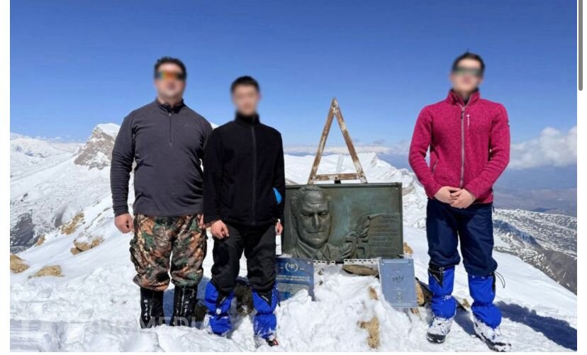 DTX-nin əməkdaşları “Heydər zirvəsi”nə yürüş təşkil edib