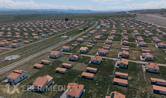 Şükürbəyliyə yola salınan köç karvanı kəndə çatdı