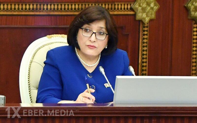Sahibə Qafarova Xameneinin vida mərasiminə gedəcək