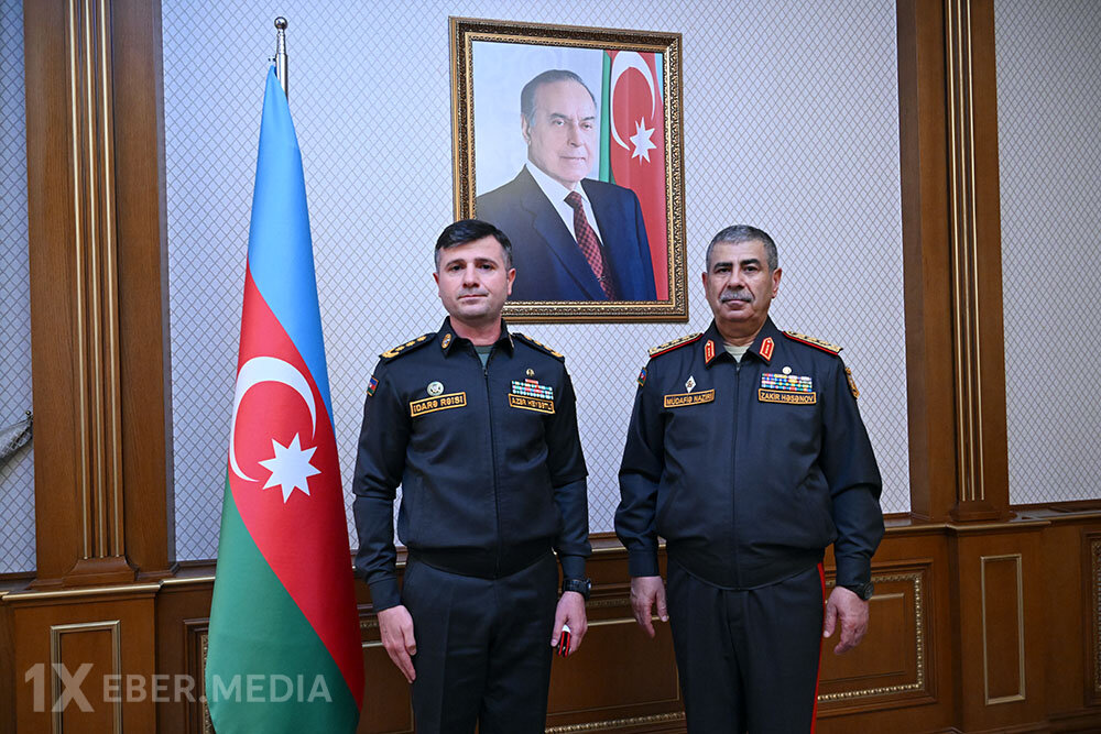 Zakir Həsənov həmin generallara rütbələrini təqdim etdi