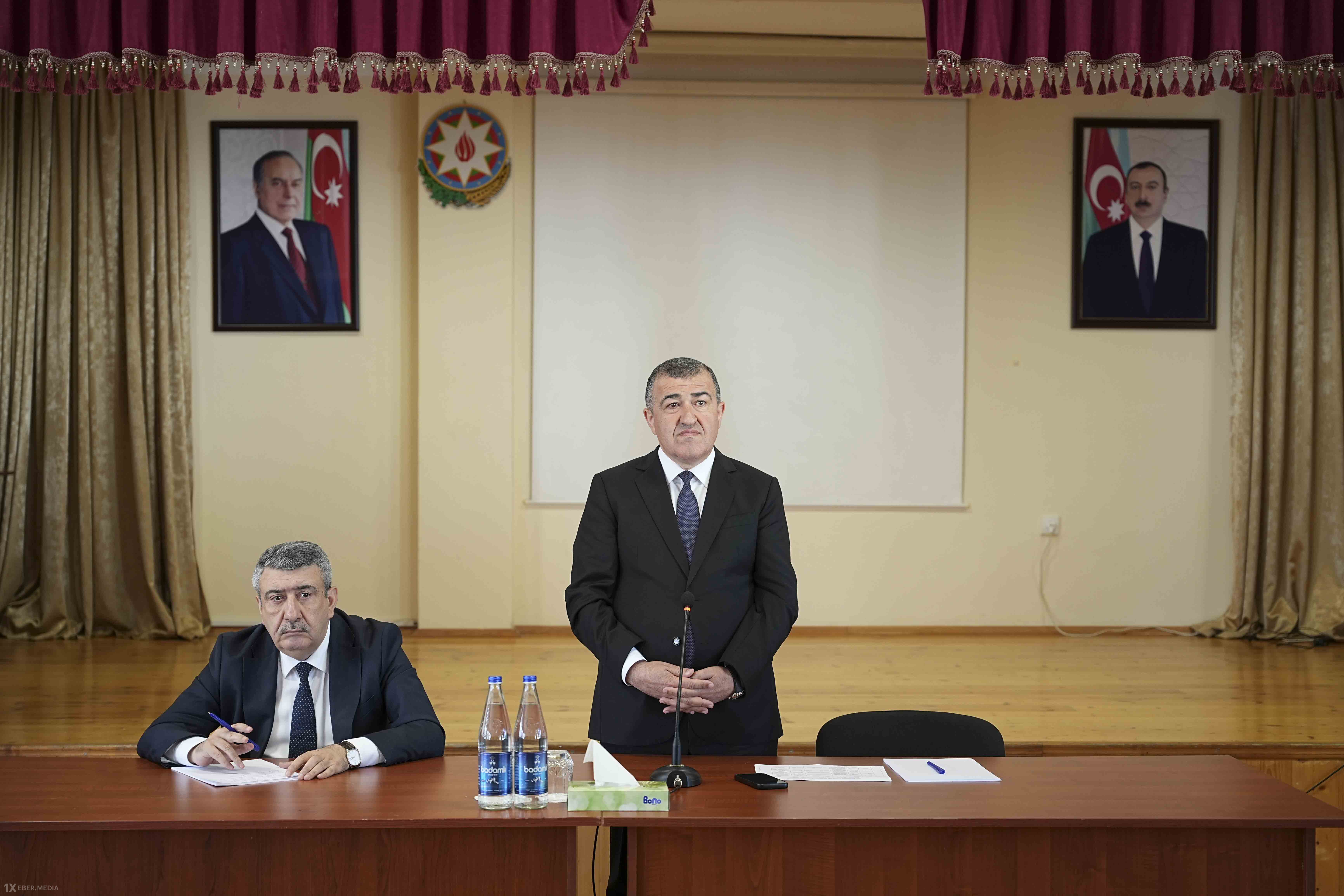 Rafiq Quliyev Humanitar Fənlər Təmayüllü liseydə vətəndaşlarla görüşüb