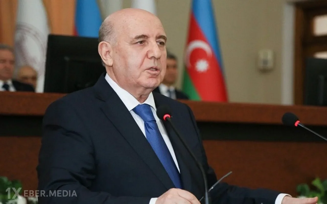 "Türk dünyasına açılan üfüq yolu" - Əhliman Əmiraslanov yazır