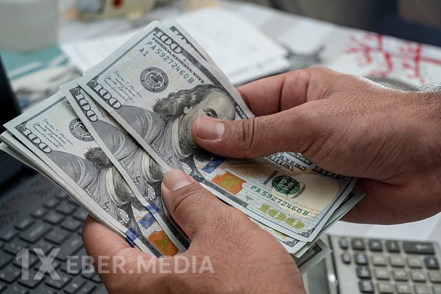 Ekspertlər güclü dolların ABŞ iqtisadiyyatına mənfi təsir etdiyini bildiriblər