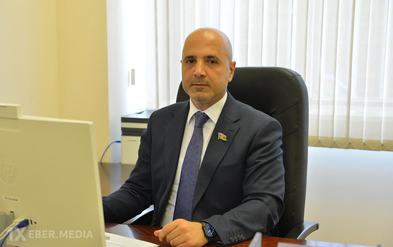 Göydəniz Qəhrəmanov Milli Məclisdə aviabiletlərlə bağlı məsələni gündəmə gətirdi