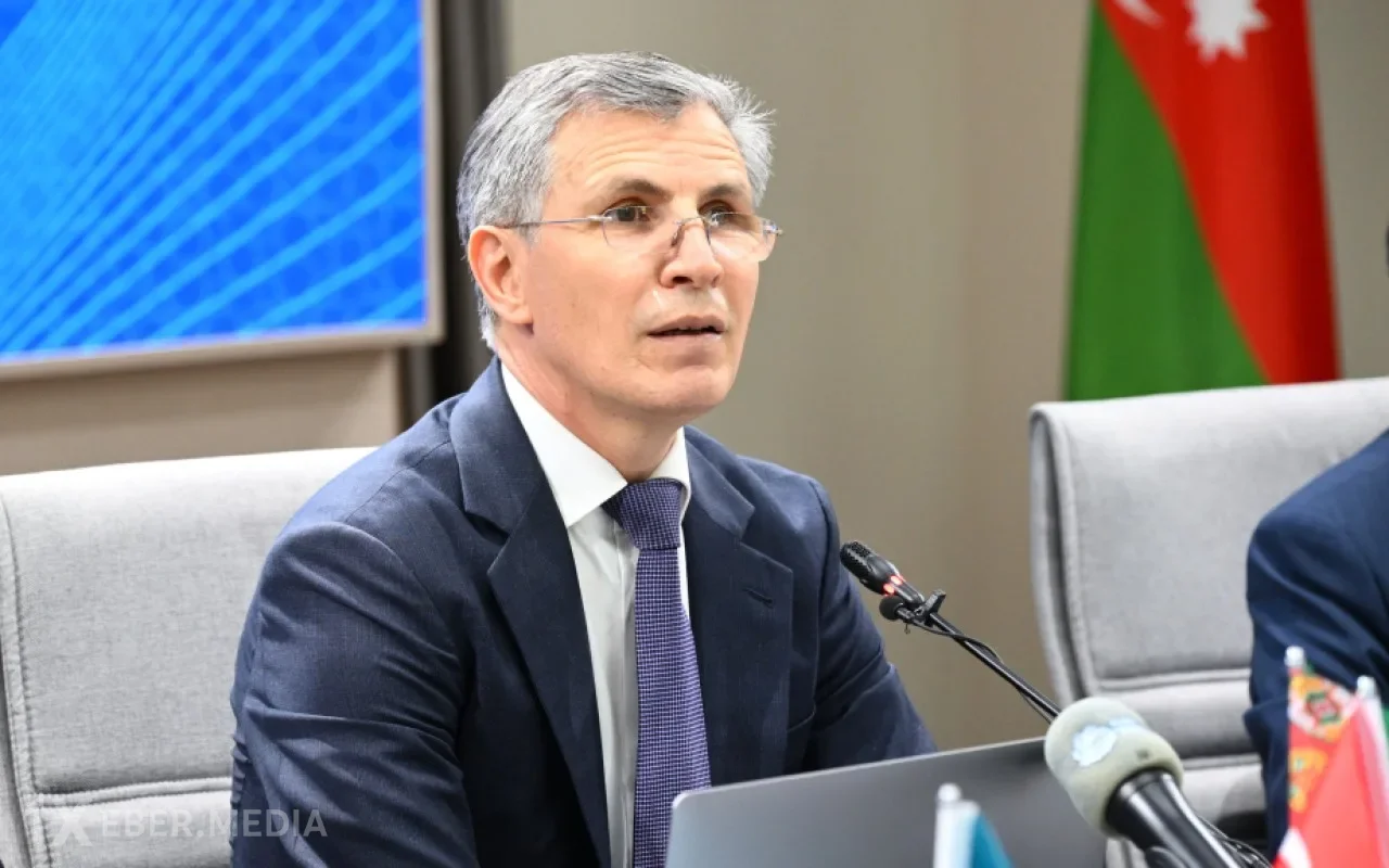 "Azərbaycanda 10-17 yaş aralığındakı uşaqların 89 faizi smartfon istifadəçisidir" - Komitə sədri