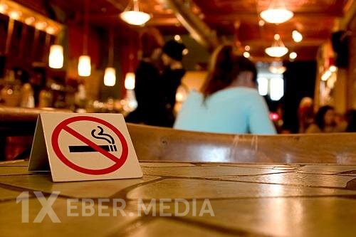 İranda qızların siqaret aludəçiliyi sürətlə artır
