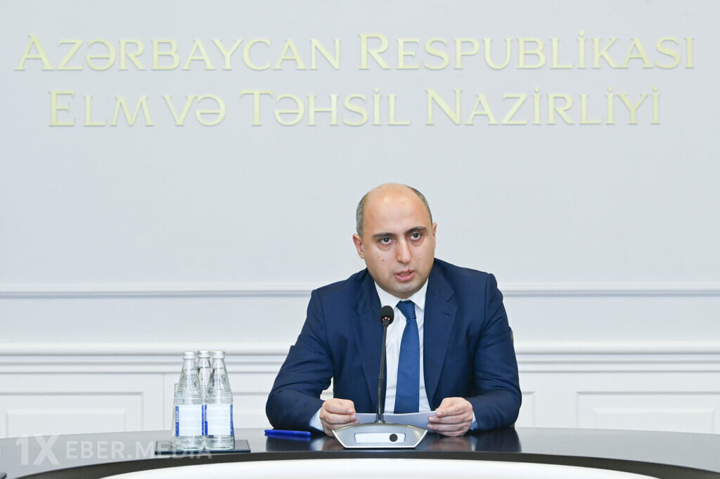 Təhsil Nazirliyindən bir gündə iki tender: Əmirullayev 20 milyon manatı nələrə xərcləyəcək?