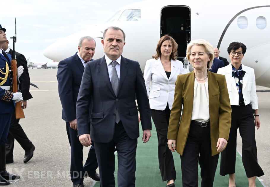 Ursula Fon der Lyayen Azərbaycandadır