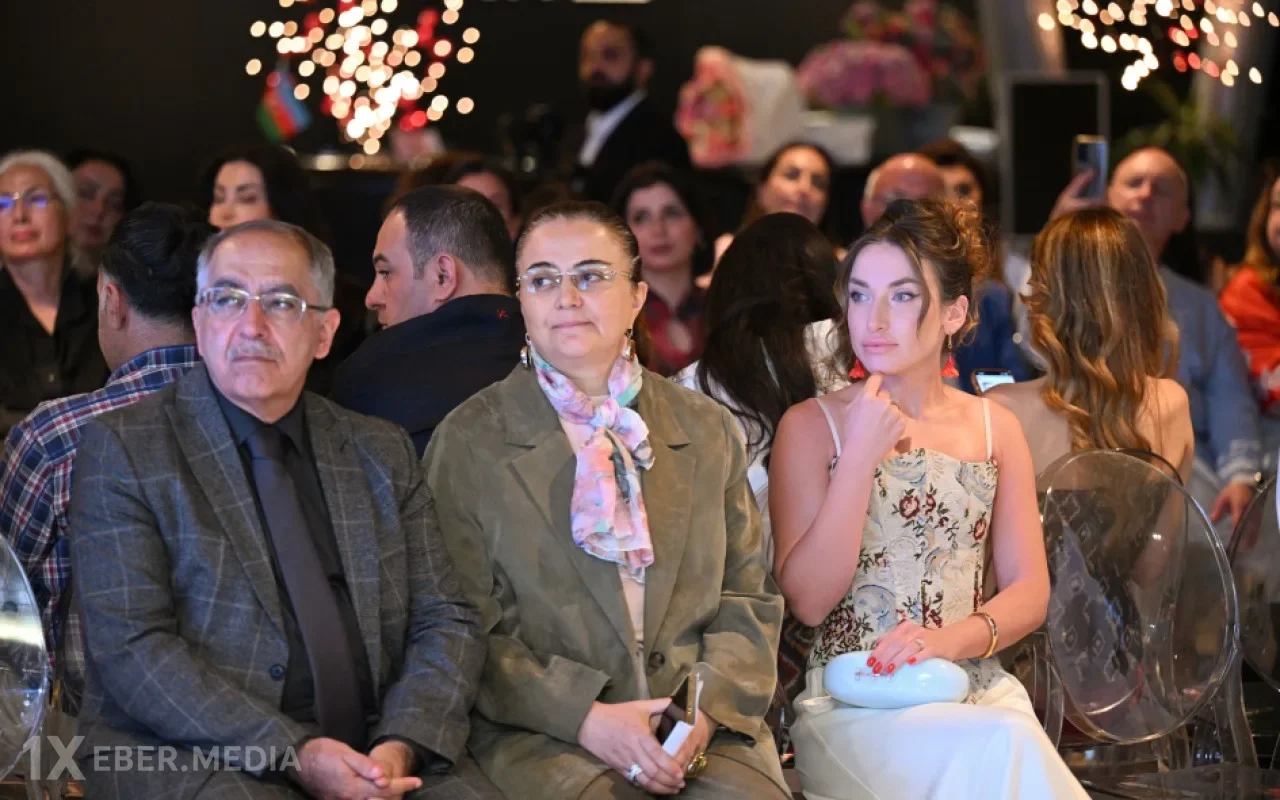 Alyona Əliyeva moda nümayişini izlədi - FOTOLAR