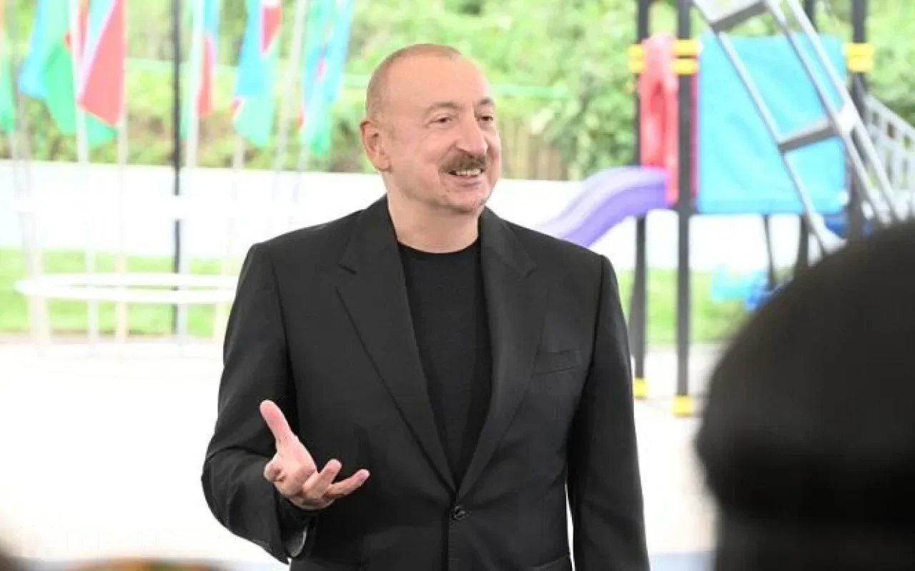 "O, mənə verdiyi suala görə vəzifəsindən uzaqlaşdırıldı" - Prezident
