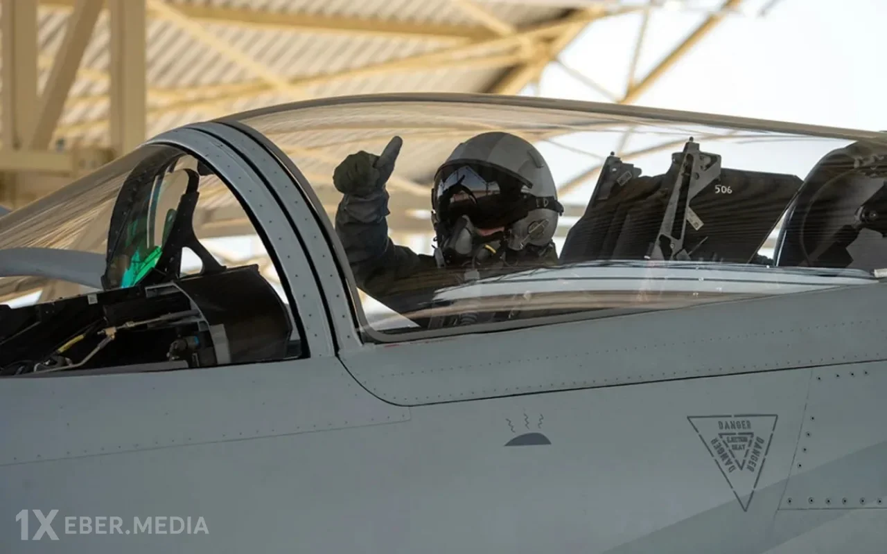 Pilotlarımız çətin döyüş manevrləri üzrə tapşırıqlar yerinə yetiriblər - FOTOLAR