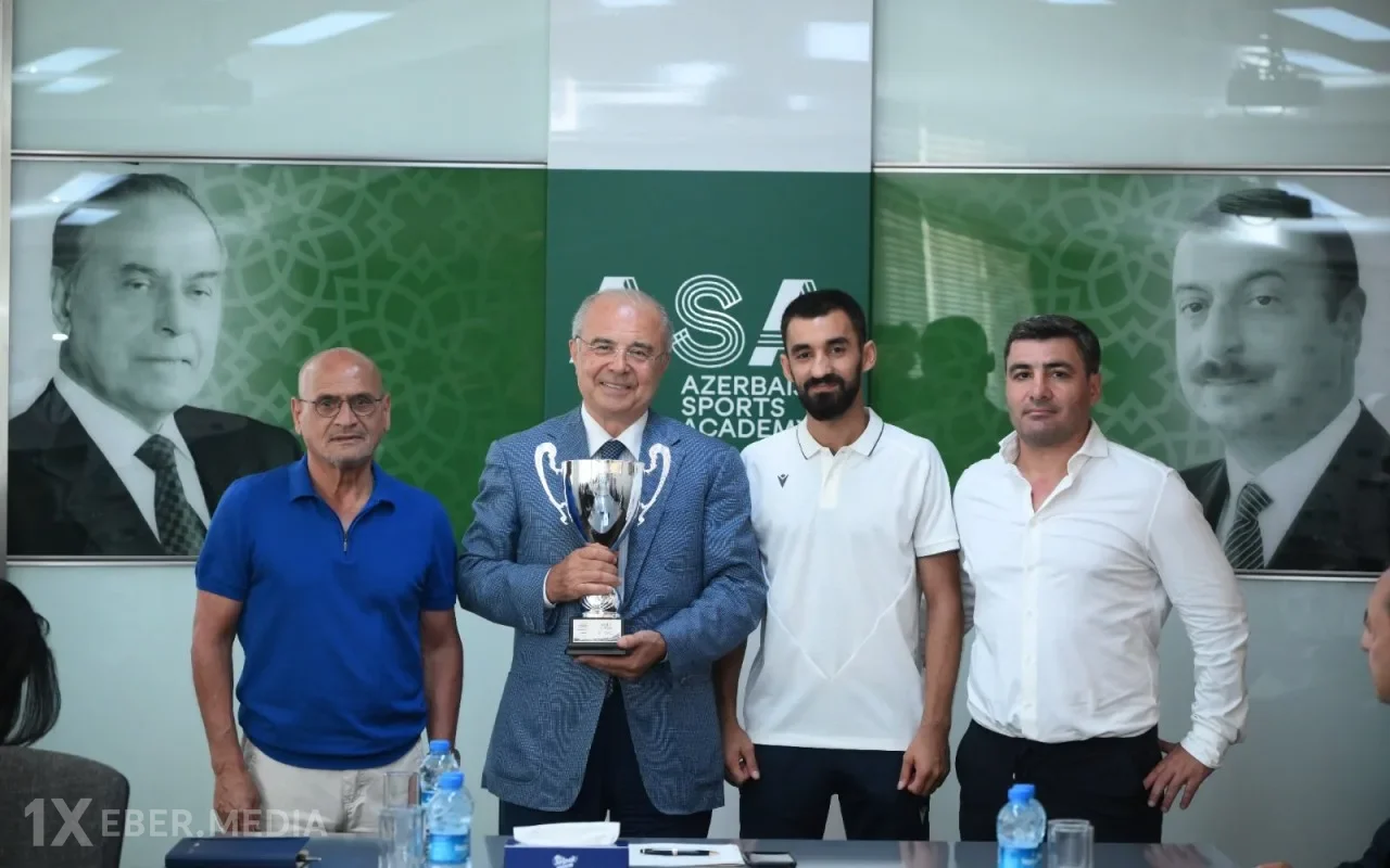 ASA rəhbərliyi gümüş medal qazanan futzal komandası ilə görüşdü - FOTOLAR