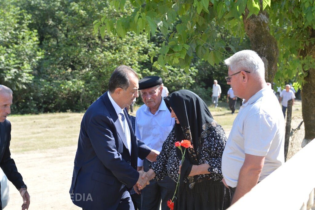 Taleh Qaraşov Gəgiran, Jidi və Diryan kəndlərinin sakinləri ilə görüşdü