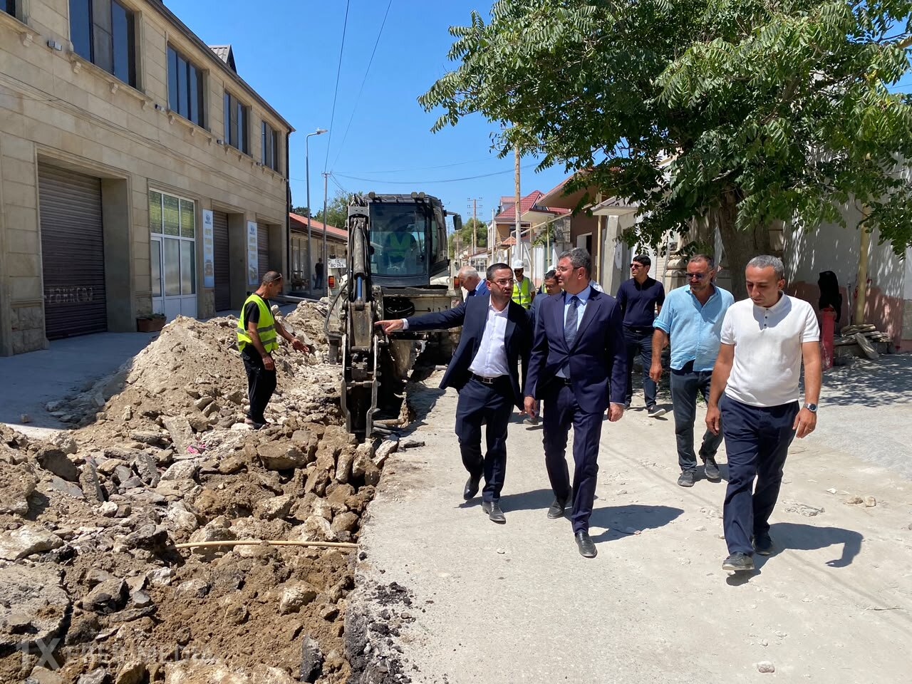 Elşən Salahov Mərdəkan və Şüvəlan qəsəbələrində abadlıq-quruculuq işləri ilə tanış olub