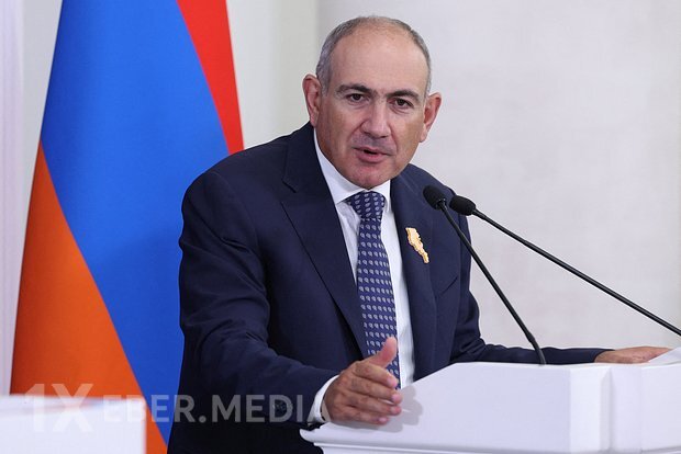 Paşinyan İrana səfər edib