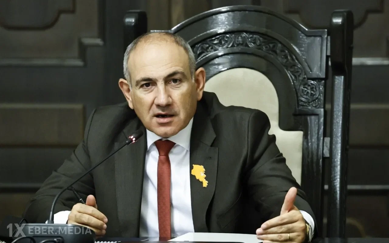 Paşinyan Xarici İşlər Nazirliyinin adını dəyişdirir