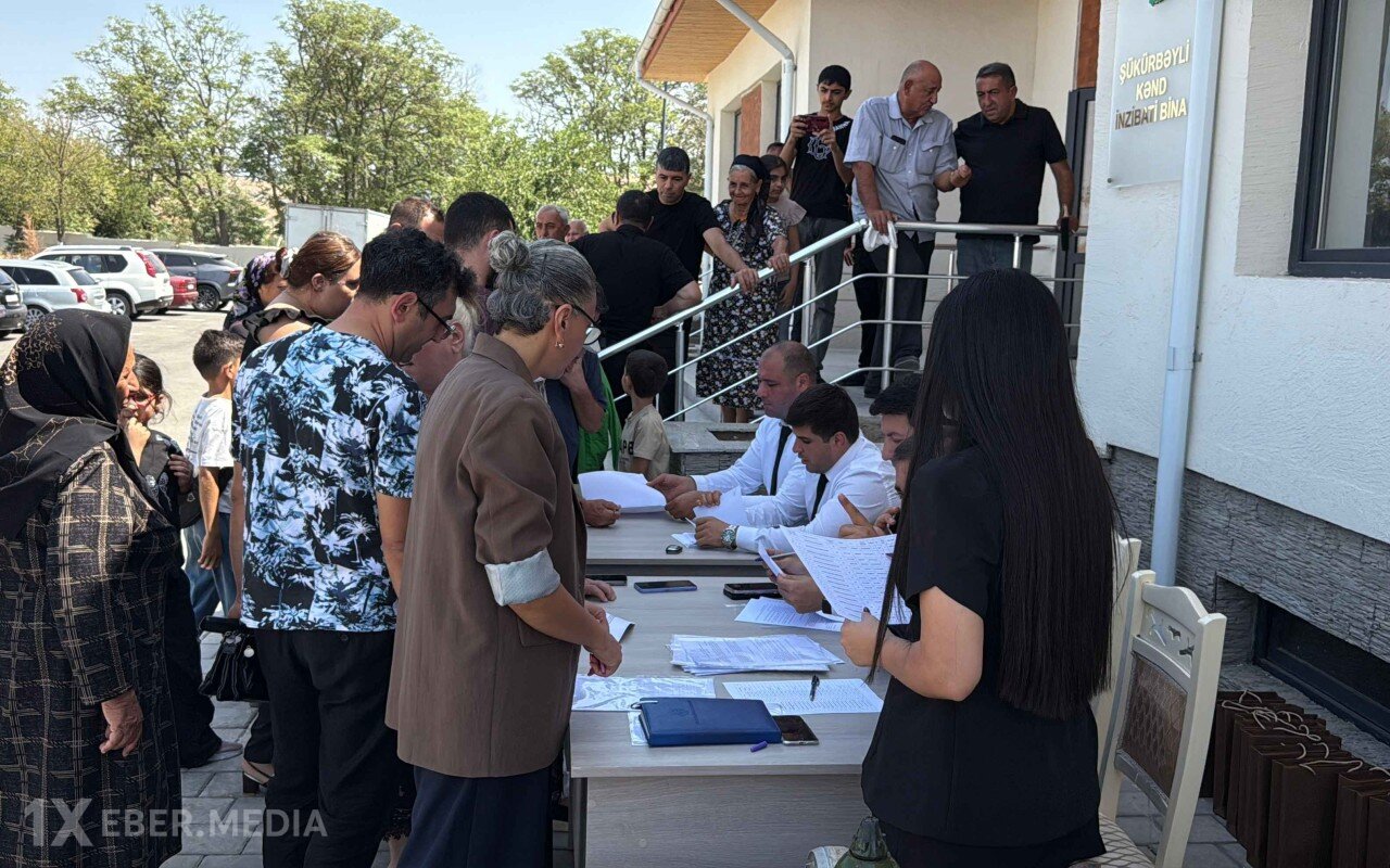 Növbəti köç karvanları Cəbrayılın Şükürbəyli kəndinə çatıb - FOTOLAR