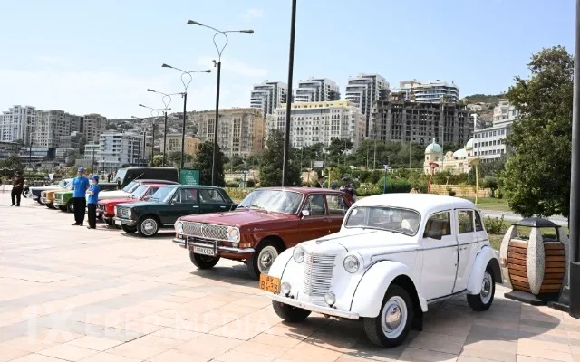 40 ilin maşınları Bakı küçələrində - FOTOLAR