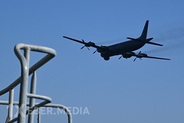 Rusiyalı pilotlar ABŞ kəşfiyyat gəmisi ilə görüşlərdən danışdı