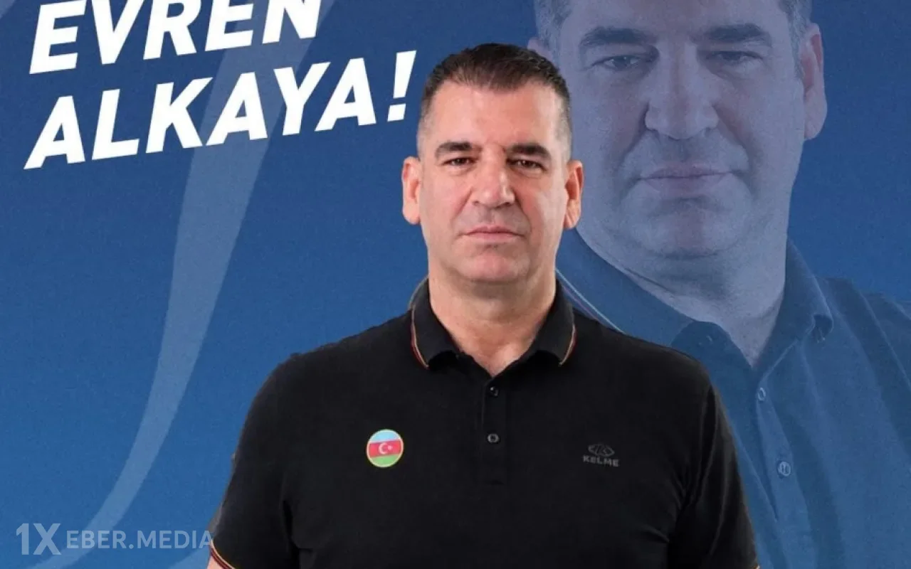 Azərbaycan millisinin baş məşqçisi vəzifəsindən ayrıldı