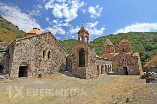 Diplomatlar Kəlbəcərdə Xudavəng monastır kompleksinə gəliblər