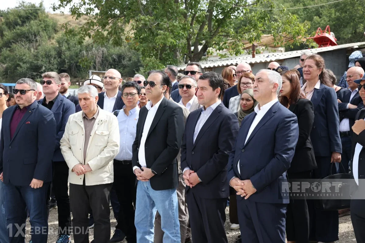 Diplomatlar Xankəndidə dəmir yolu və avtovağzal kompleksinin tikintisi ilə tanış olublar
