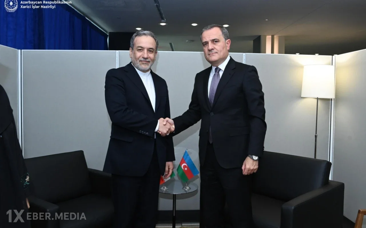 Ceyhun Bayramov Əraqçi ilə telefonla danışdı