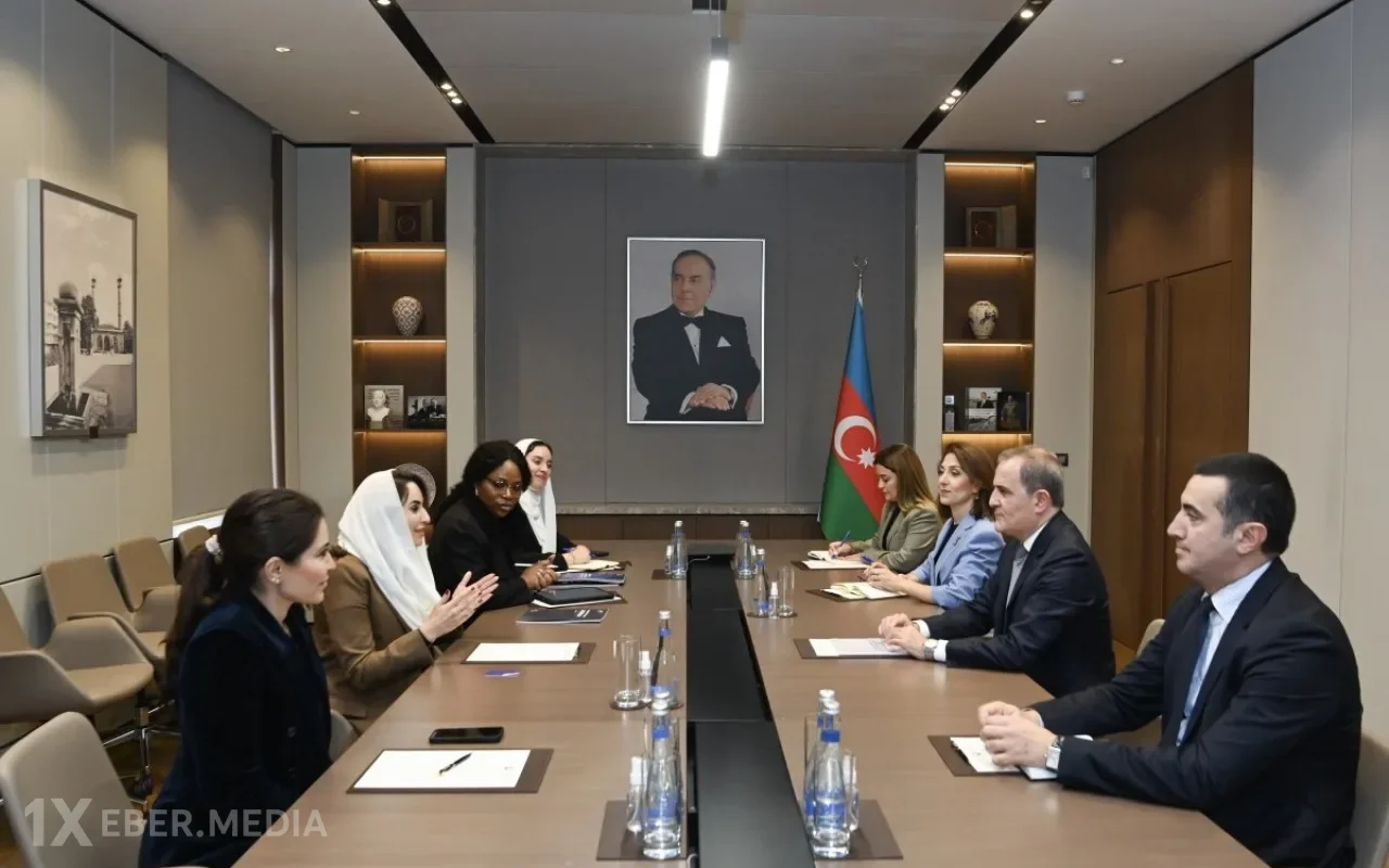 Ceyhun Bayramov Rəqəmsal Əməkdaşlıq Təşkilatının Baş katibi ilə görüşdü