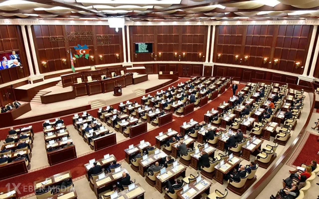 Milli Məclisin iclası başladı