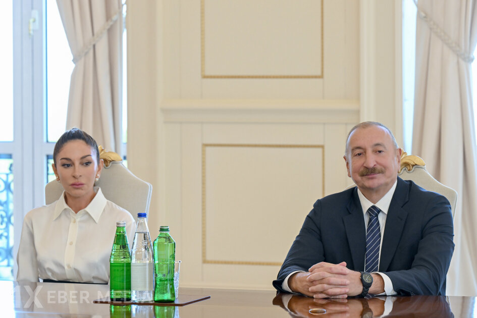 Prezident və xanımı onlarla görüşdü